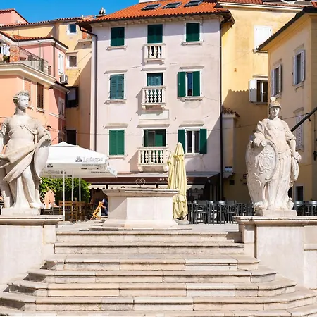 Portadomo Penthouse By Locap Group *